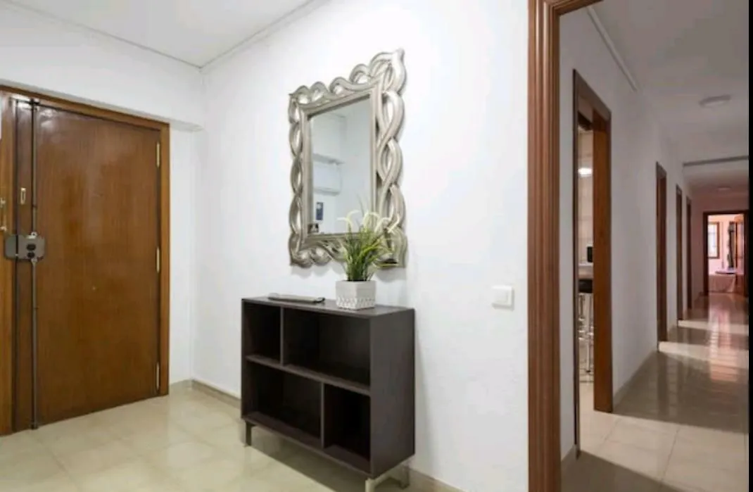 PLAYA MALAGUETA 200m JUNTO CENTRO HISTORICO Perfecta Ubicacion Apartamento Familiar